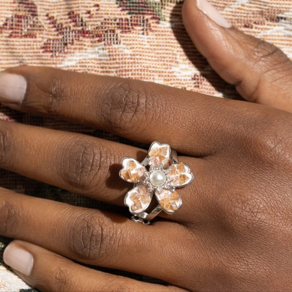 Chiseled Captain - Brown Flower Silver Ring  NWT Stretchy - Picture 2 of 4